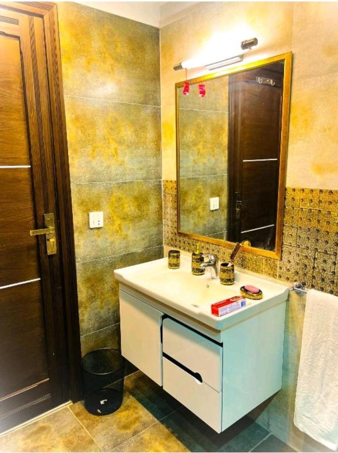 Eiffel Luxury Apartments Lahaur Zewnętrze zdjęcie