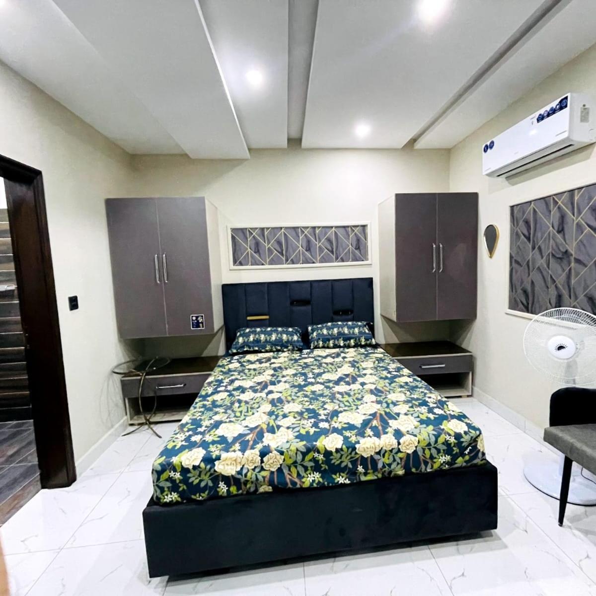 Eiffel Luxury Apartments Lahaur Zewnętrze zdjęcie